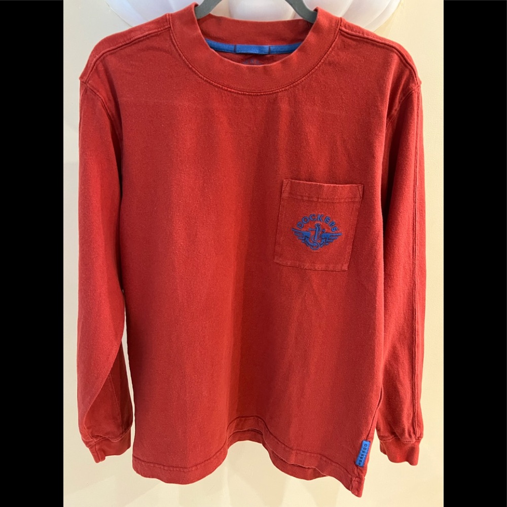 Men’s long sleeve T-shirt size medium by Dockers